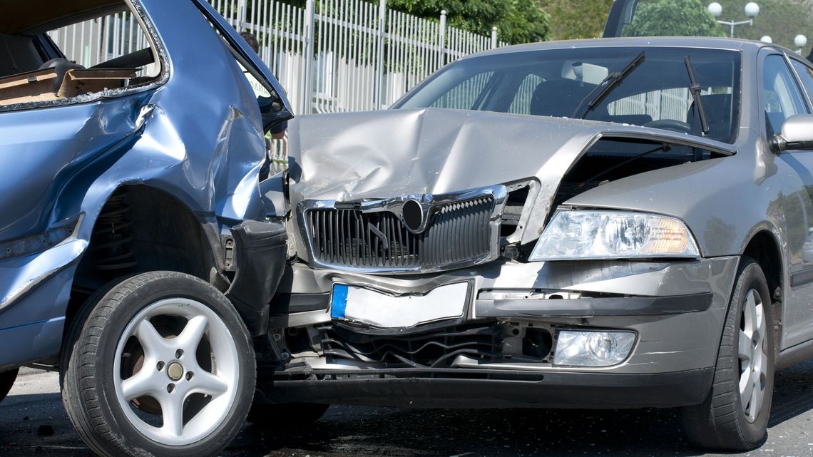 two cars crasing front demage